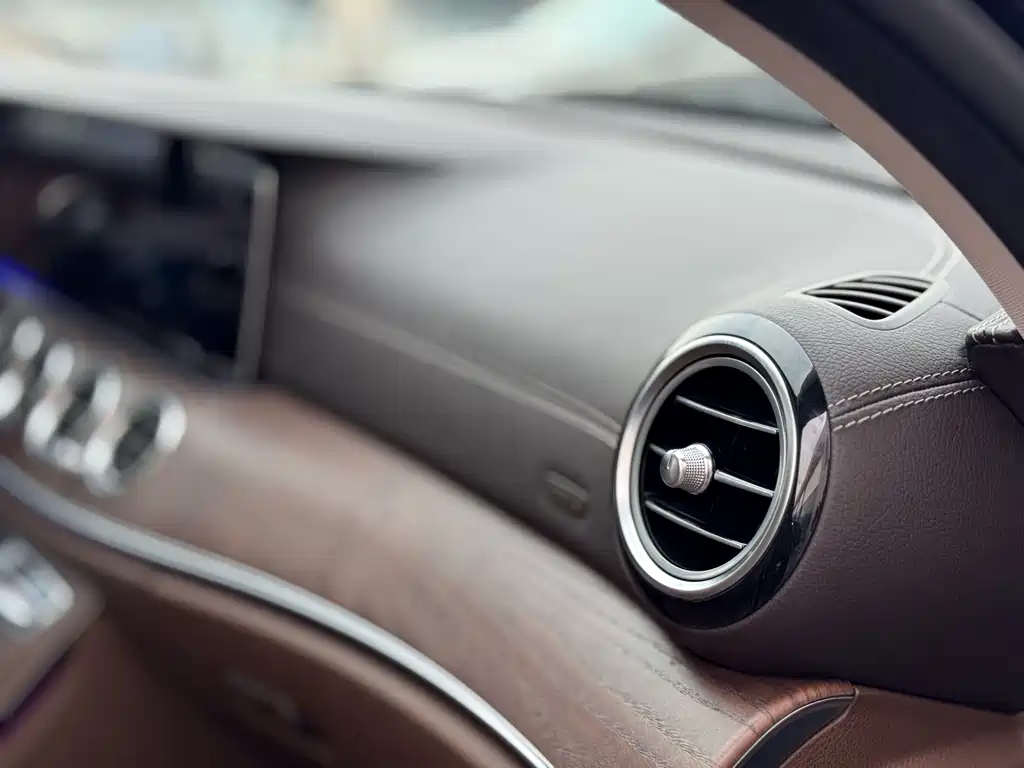 Mercedes-Benz E-Class 2023 — фото 27