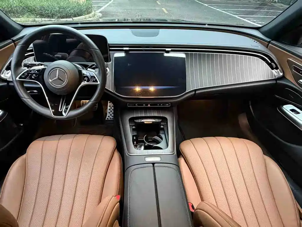 Mercedes-Benz E-Class 2025 — фото 5