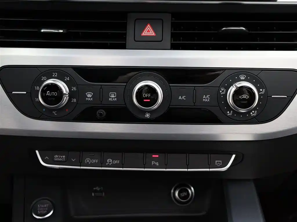 Audi A4L 2023 — фото 16