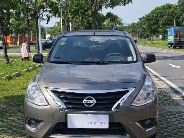 Nissan Sunny 2016