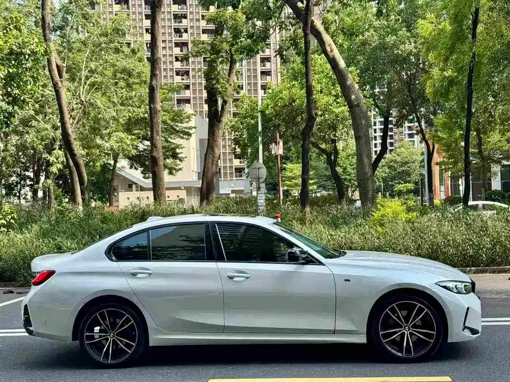 BMW 3 Series 2024