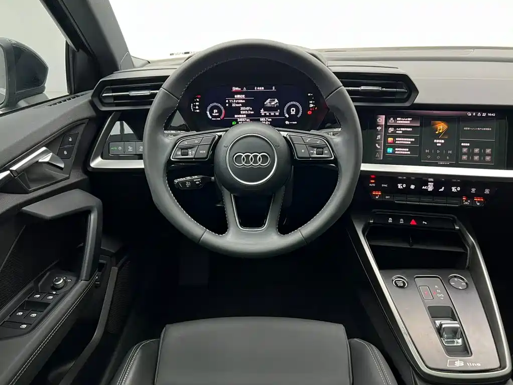 Audi A3 2022 — фото 16