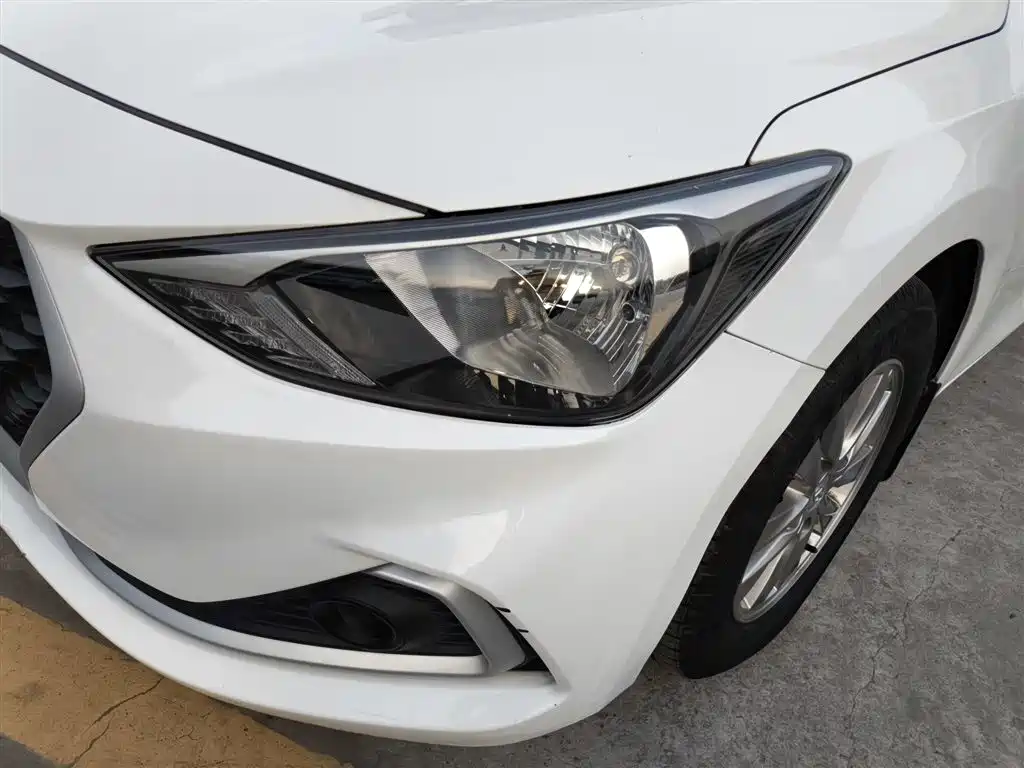 Hyundai Elantra 2019 — фото 18
