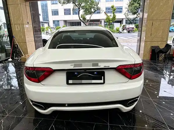 Maserati Granturismo 2013
