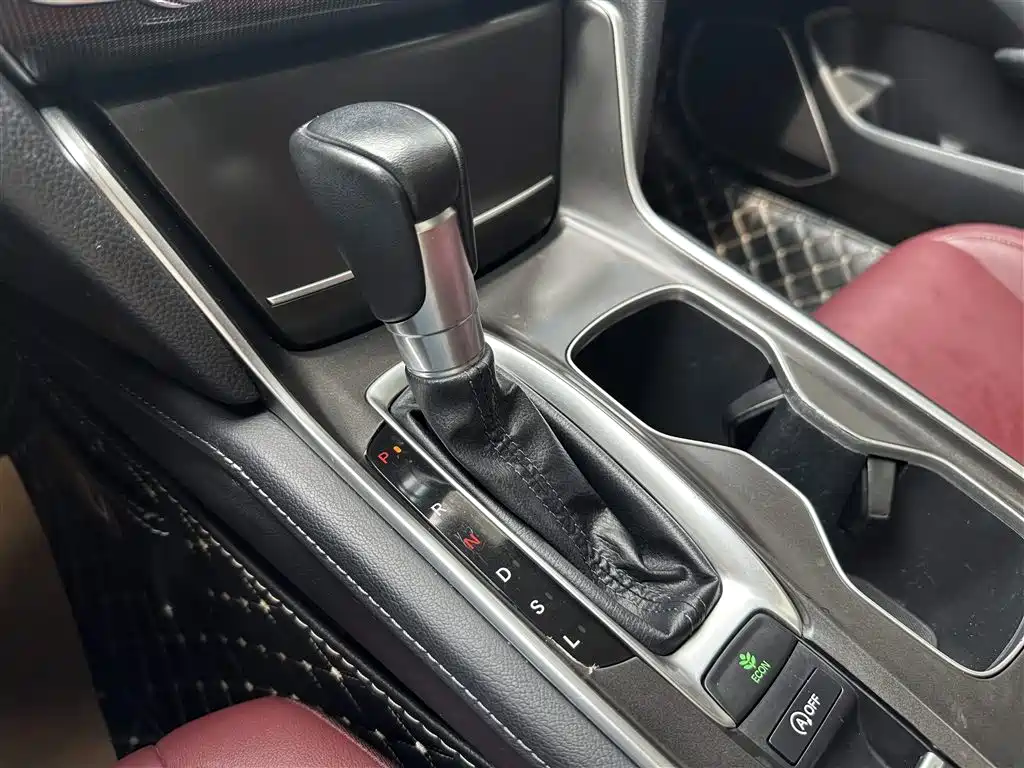 Honda Accord 2022 — фото 14