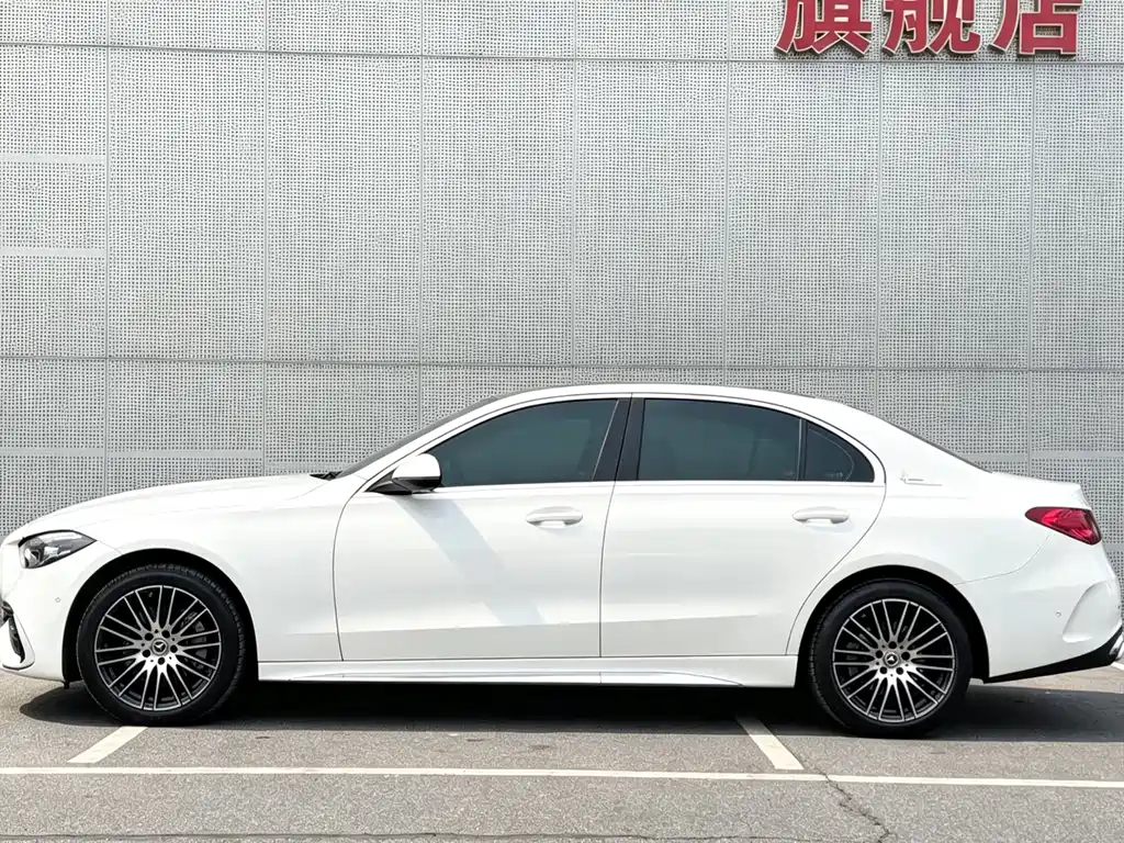 Mercedes-Benz C-Class 2024