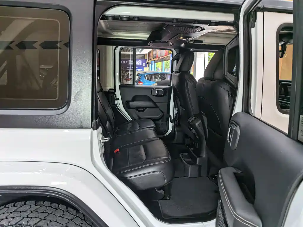 Jeep Wrangler 2019 — фото 15