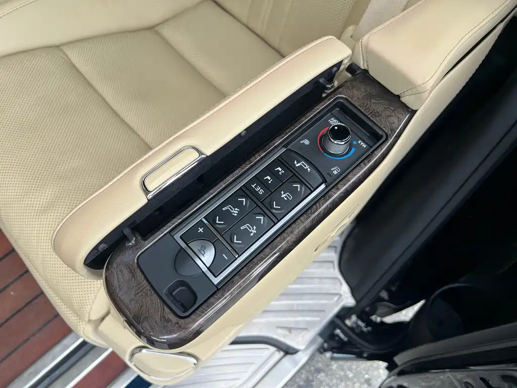 Toyota Alphard 2019 — фото 6