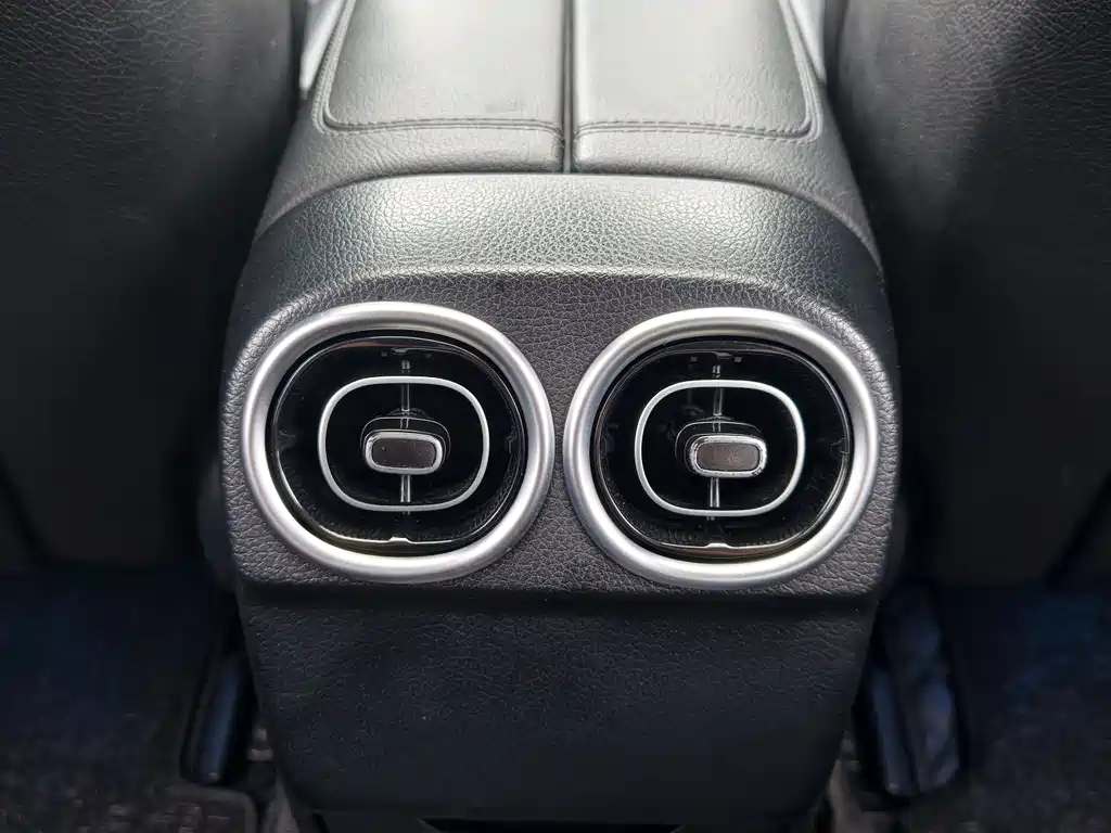 Mercedes-Benz C-Class 2022 — фото 12