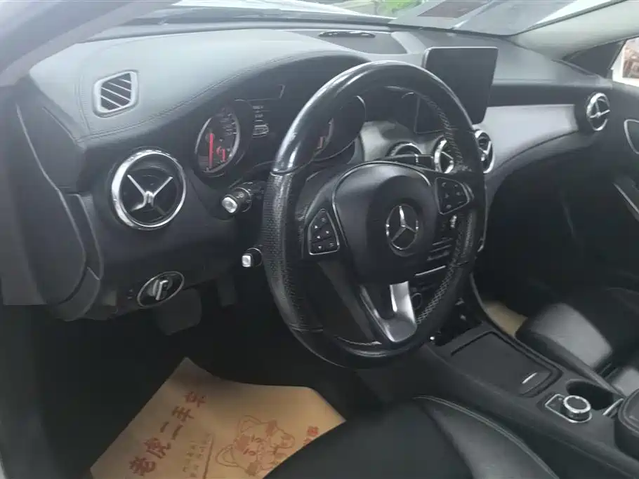 Mercedes-Benz GLA 2017 — фото 12
