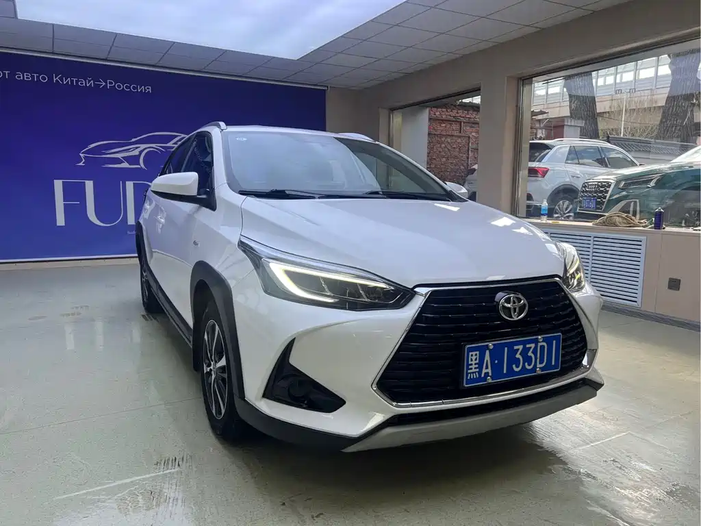 Toyota Yaris L 2022 — фото 3