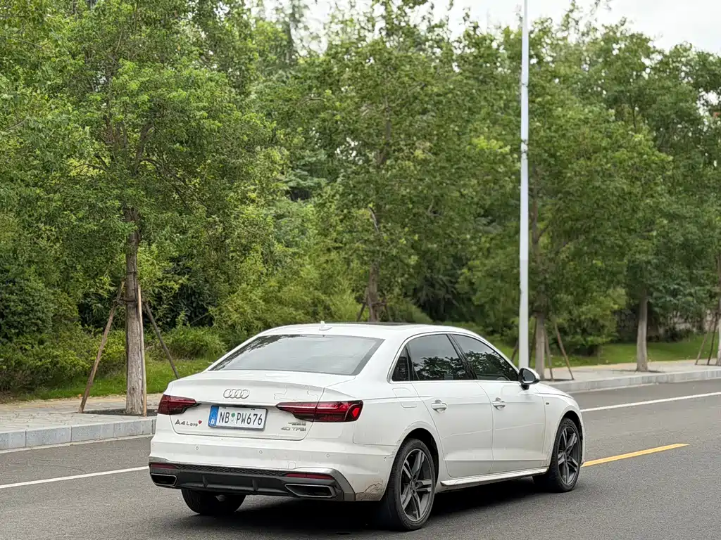 Audi A4L 2020 — фото 13