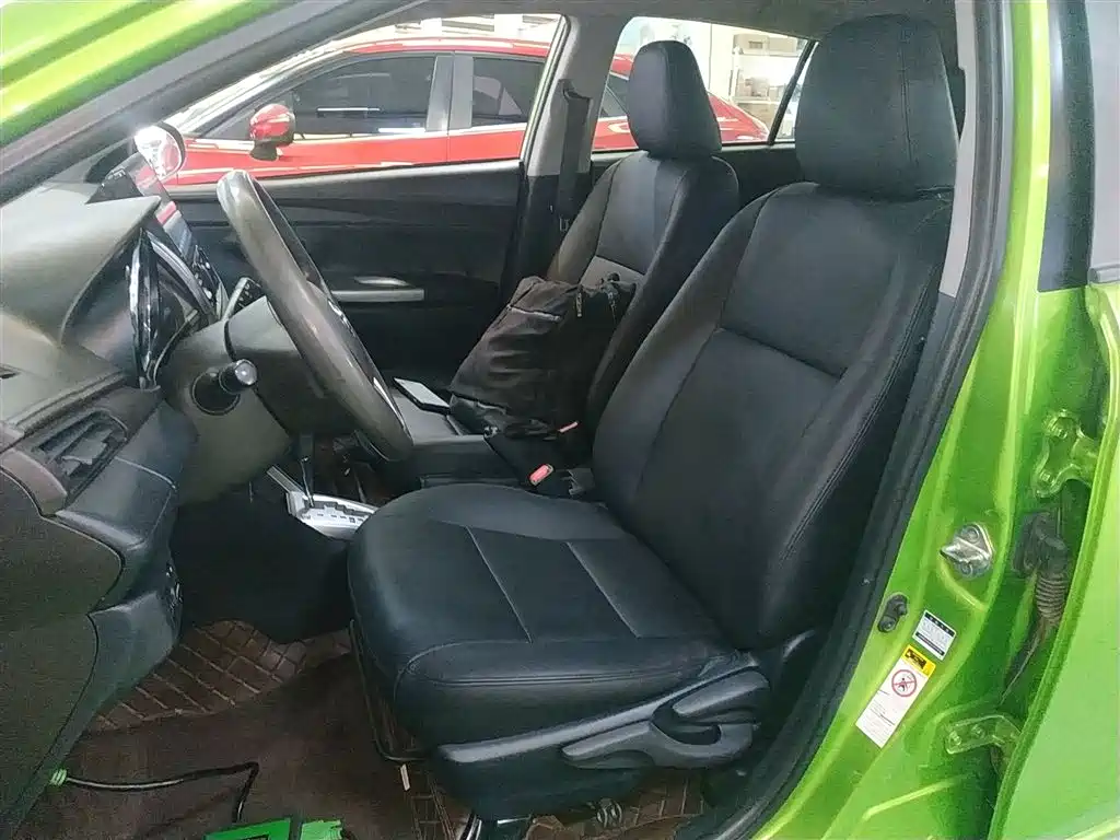 Toyota Yaris L 2015 — фото 15