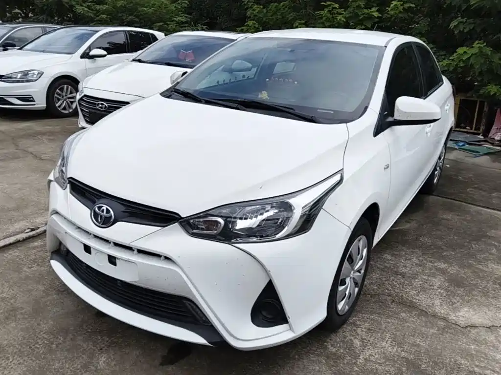 Toyota Yaris L 2021