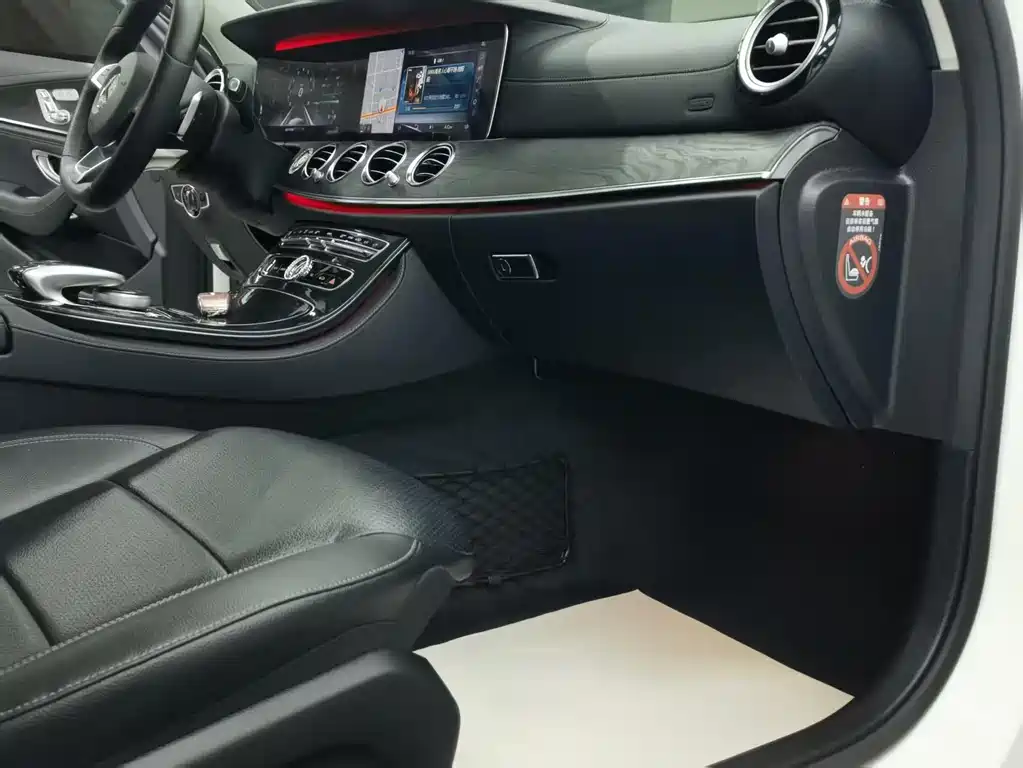 Mercedes-Benz E-Class 2017 — фото 13