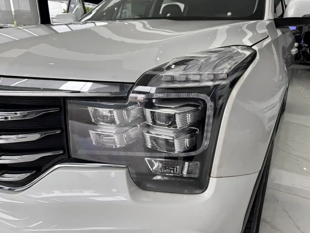 GAC Motor Trumpchi GS8 2017 — фото 30