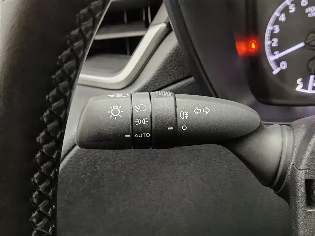 Toyota Corolla Cross 2023 — фото 21