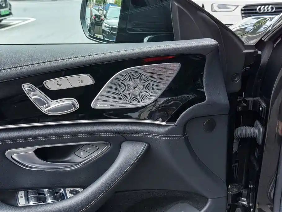 Mercedes-Benz AMG GT 2025 — фото 11