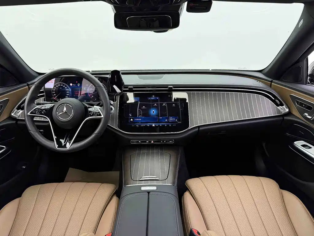Mercedes-Benz E-Class 2025 — фото 3
