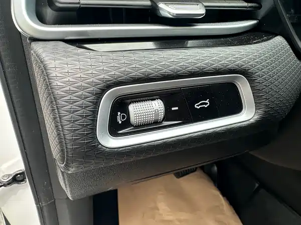 Geely Emgrand 2021