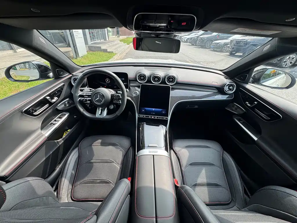 Mercedes-Benz C-Class AMG 2025 — фото 13