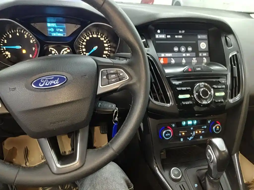 Ford Focus 2016 — фото 10