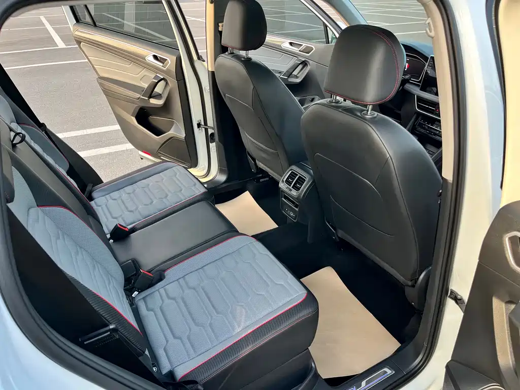 Volkswagen Tiguan L New Energy 2023 — фото 13