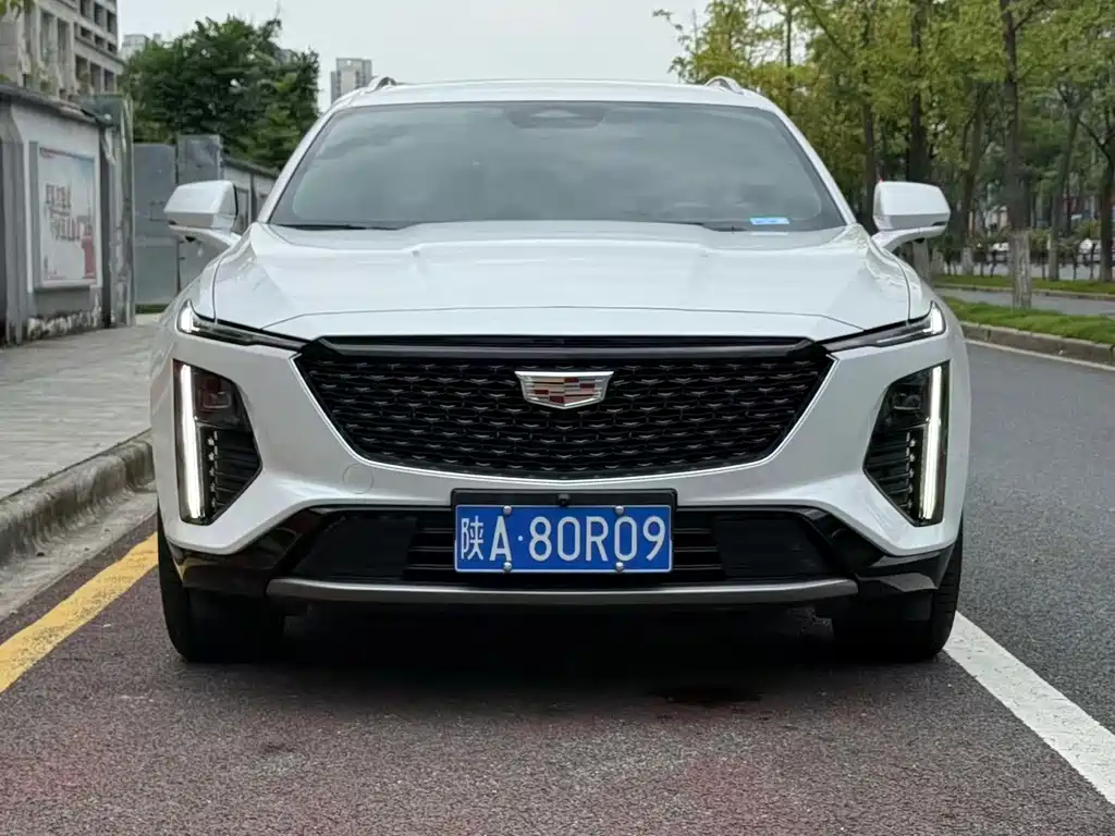 Cadillac GT4 2023 — фото 2