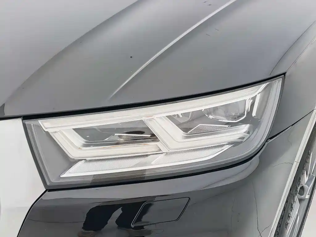Audi Q5L 2020