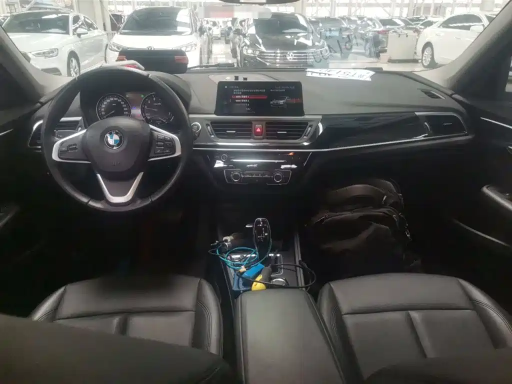 BMW 1 Series 2020 — фото 10