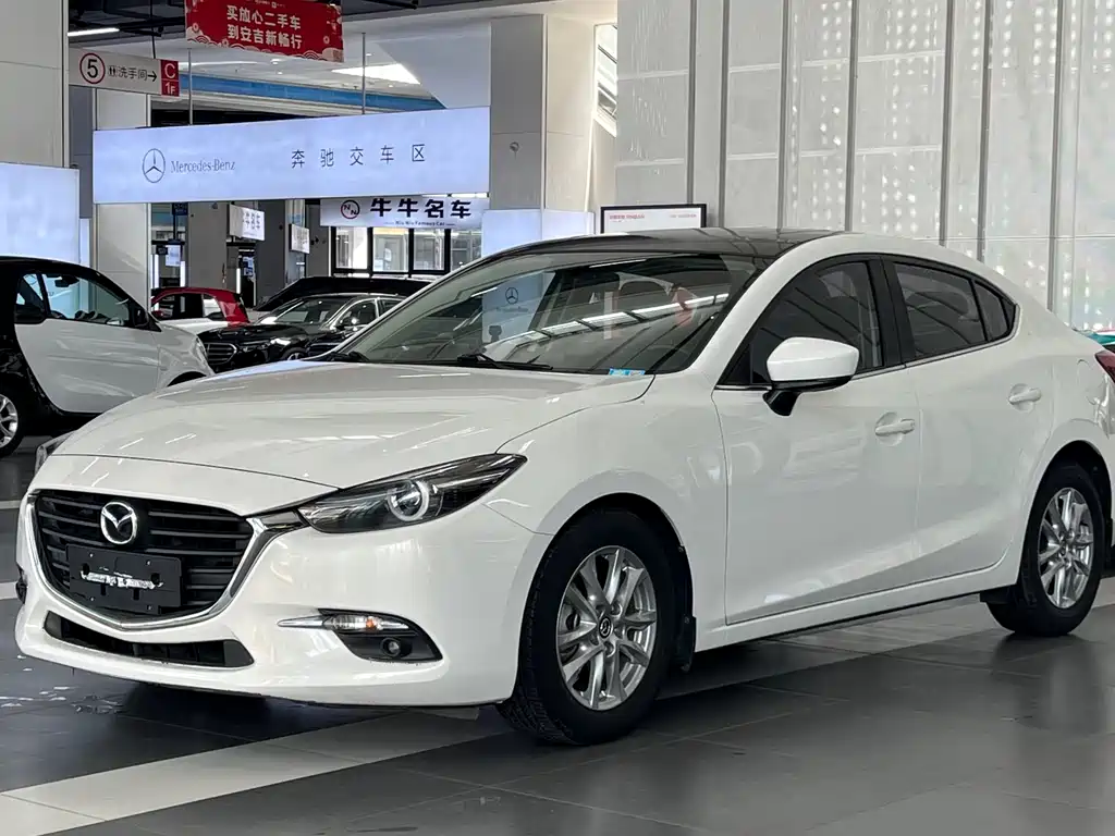 Mazda 3 Axela 2019 — фото 1