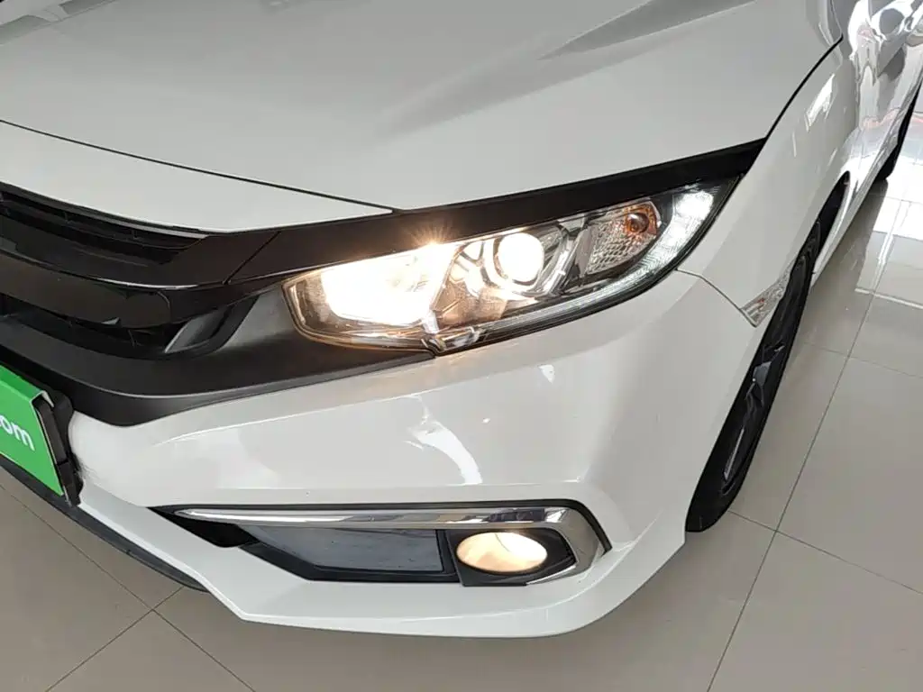 Honda Civic 2021 — фото 24