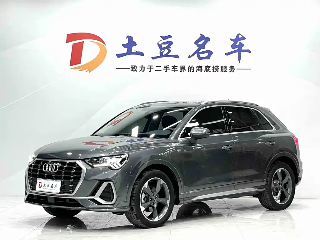 Audi Q3 2022 — фото 1
