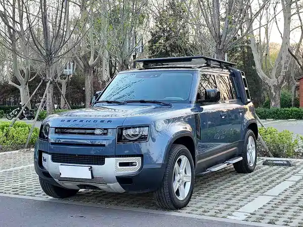 Land Rover Defender 2021
