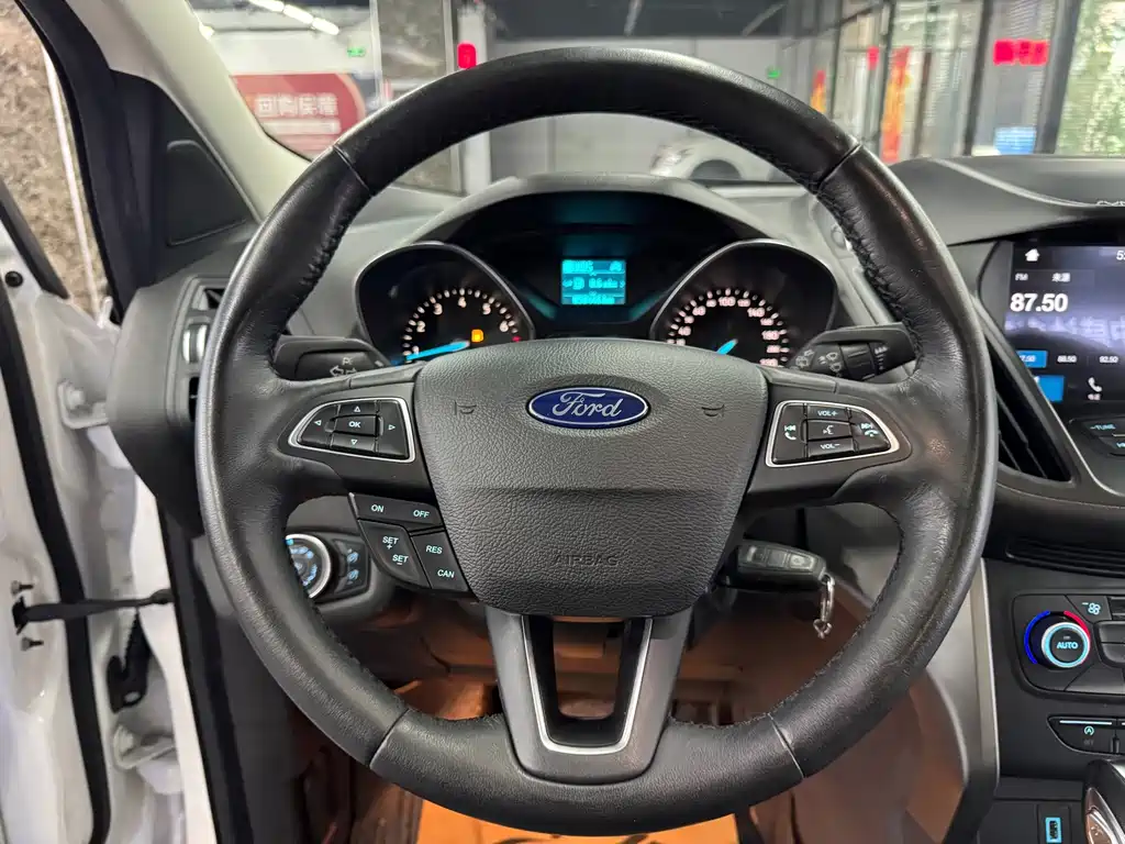 Ford Kuga 2020 — фото 14