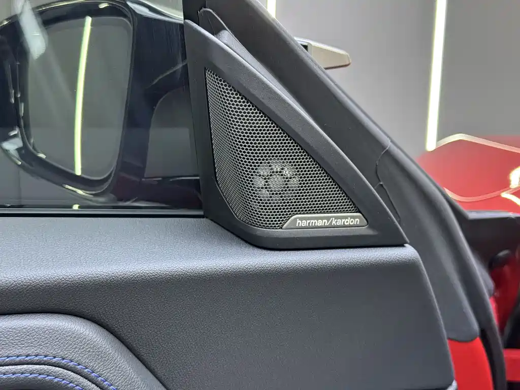 BMW M240i 2025