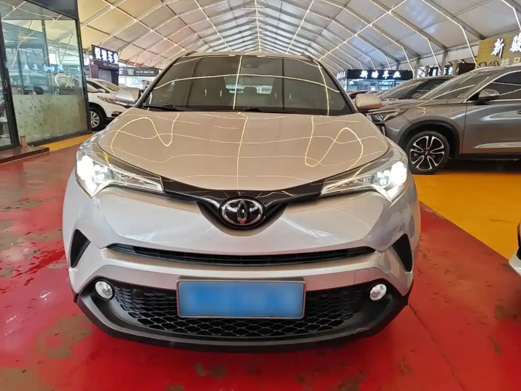 Toyota C-HR 2020 — фото 3