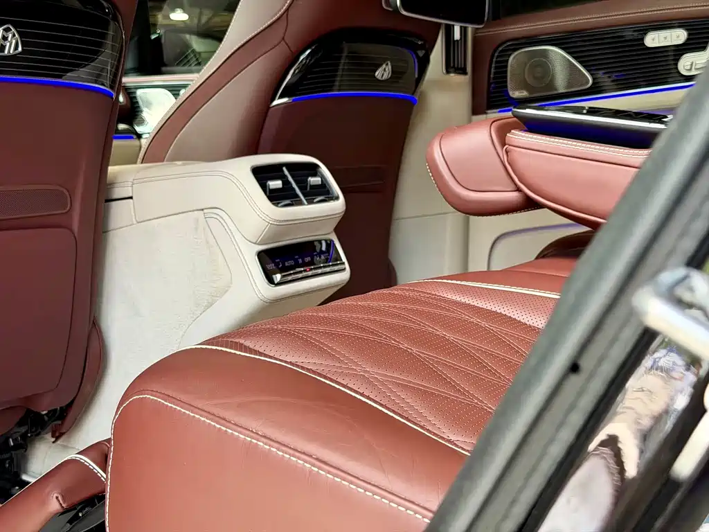 Mercedes-Benz Maybach GLS 2024 — фото 21