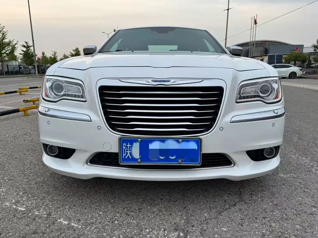 Chrysler 300C 2016 — фото 2