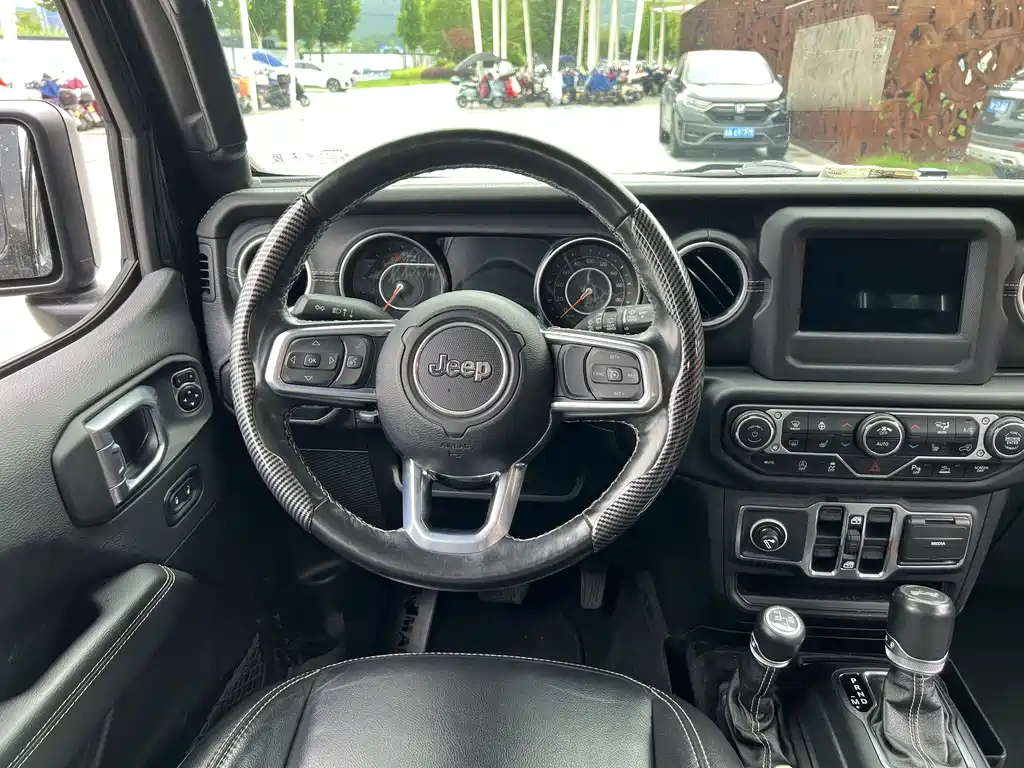 Jeep Wrangler 2021 — фото 9