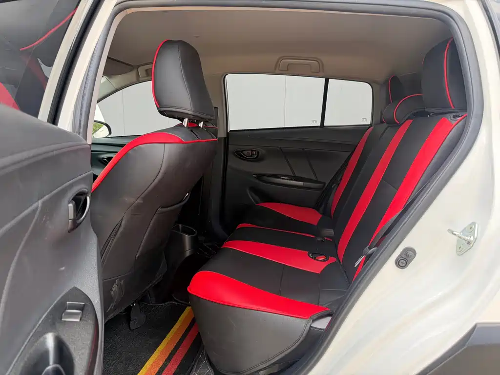 Toyota Yaris L 2023 — фото 8