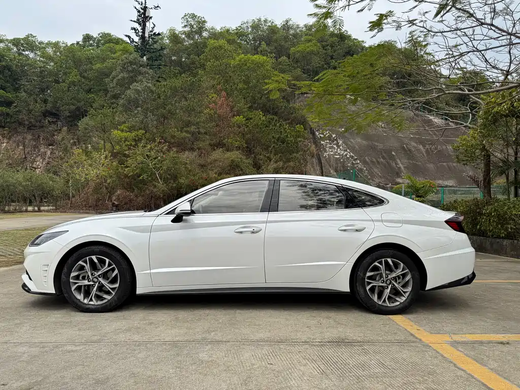 Hyundai Sonata 2022 — фото 4