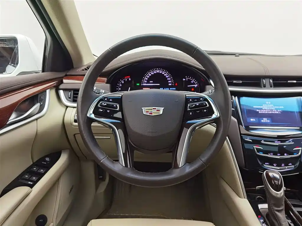 Cadillac XTS 2017 — фото 11