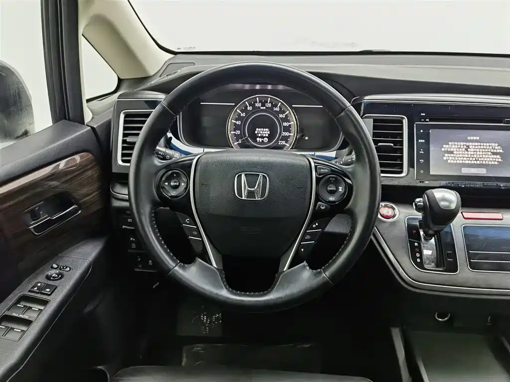 Honda Elysion 2017 — фото 11