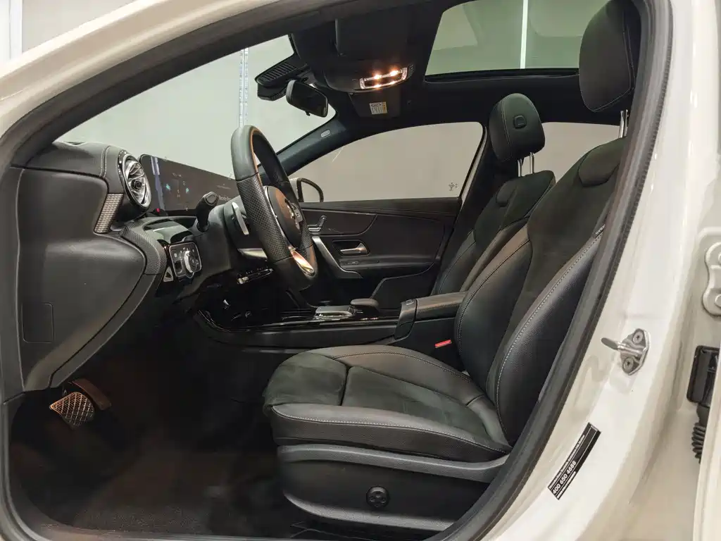 Mercedes-Benz A-Class 2023 — фото 8