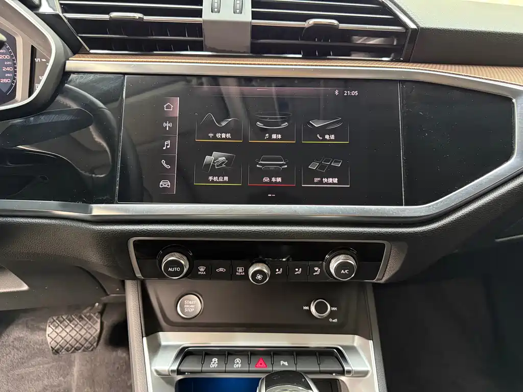 Audi Q3 2020 — фото 19