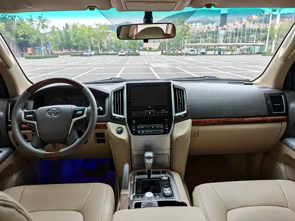 Toyota Land Cruiser 2015
