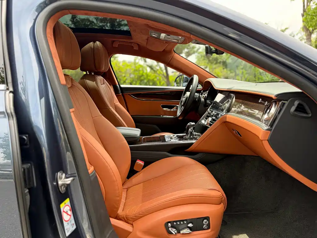Bentley Flying Spur 2021 — фото 16