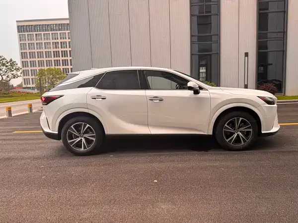 Lexus RX 2025
