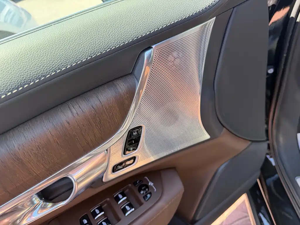 Volvo S90 PHEV 2025 — фото 13